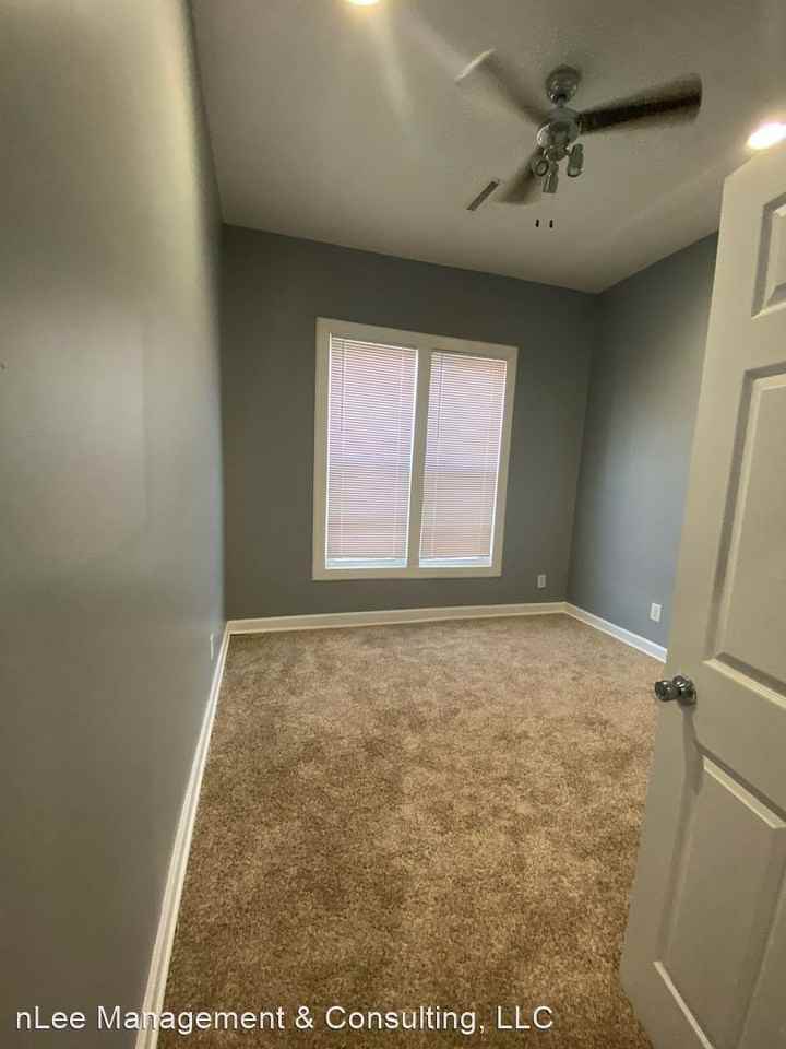 1706/1708 Main Street - Photo 2 of 4