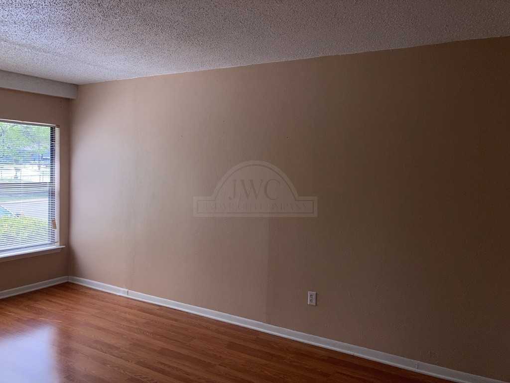 608 S 19th St - Photo 2 of 10