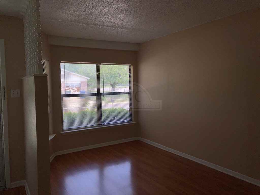 608 S 19th St - Photo 3 of 10