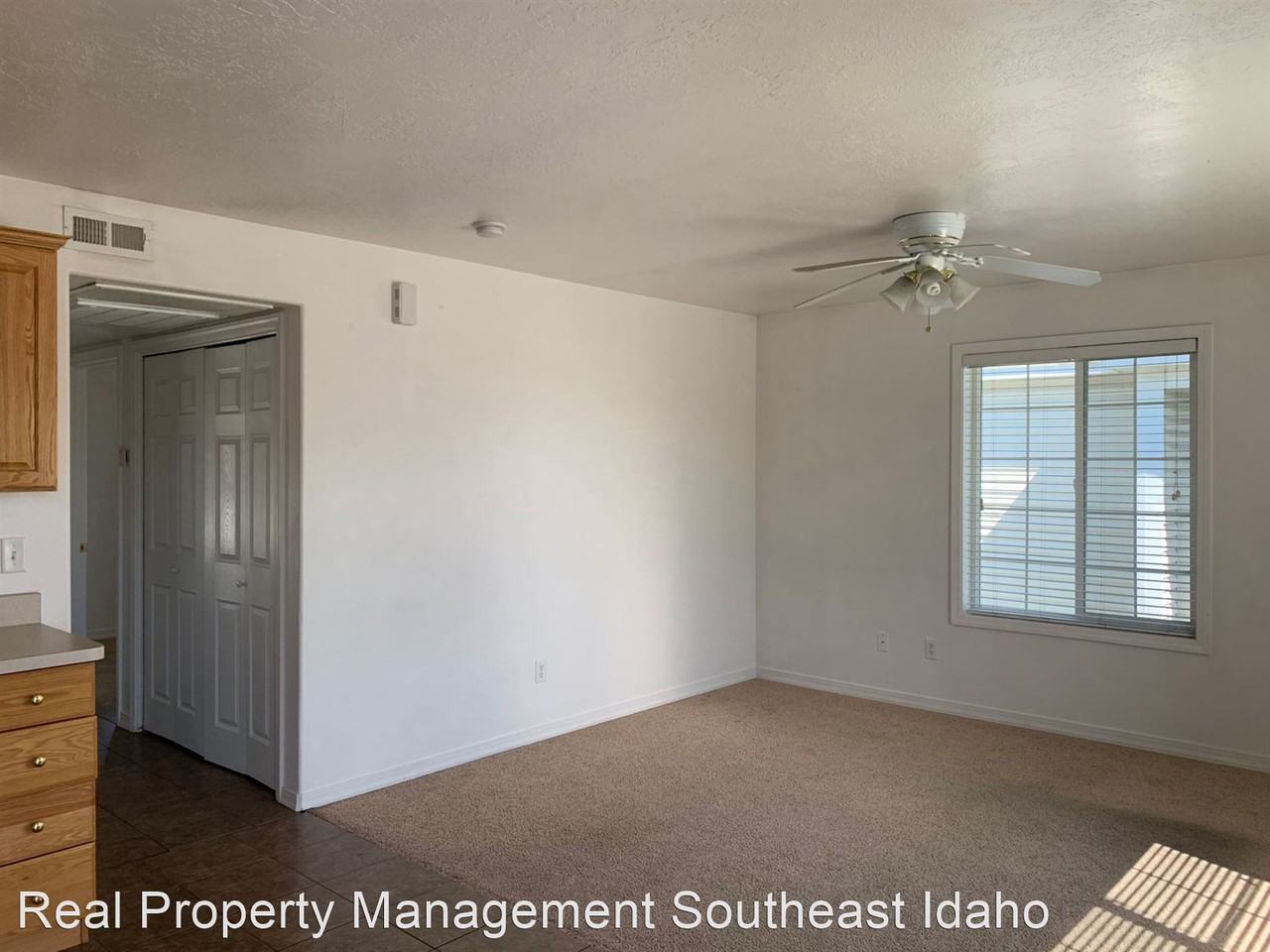 318 Pioneer Rd - Photo 2 of 5