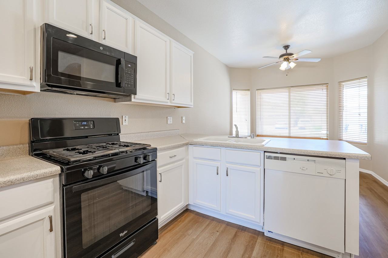 11925 W Jefferson St - Photo 5 of 21