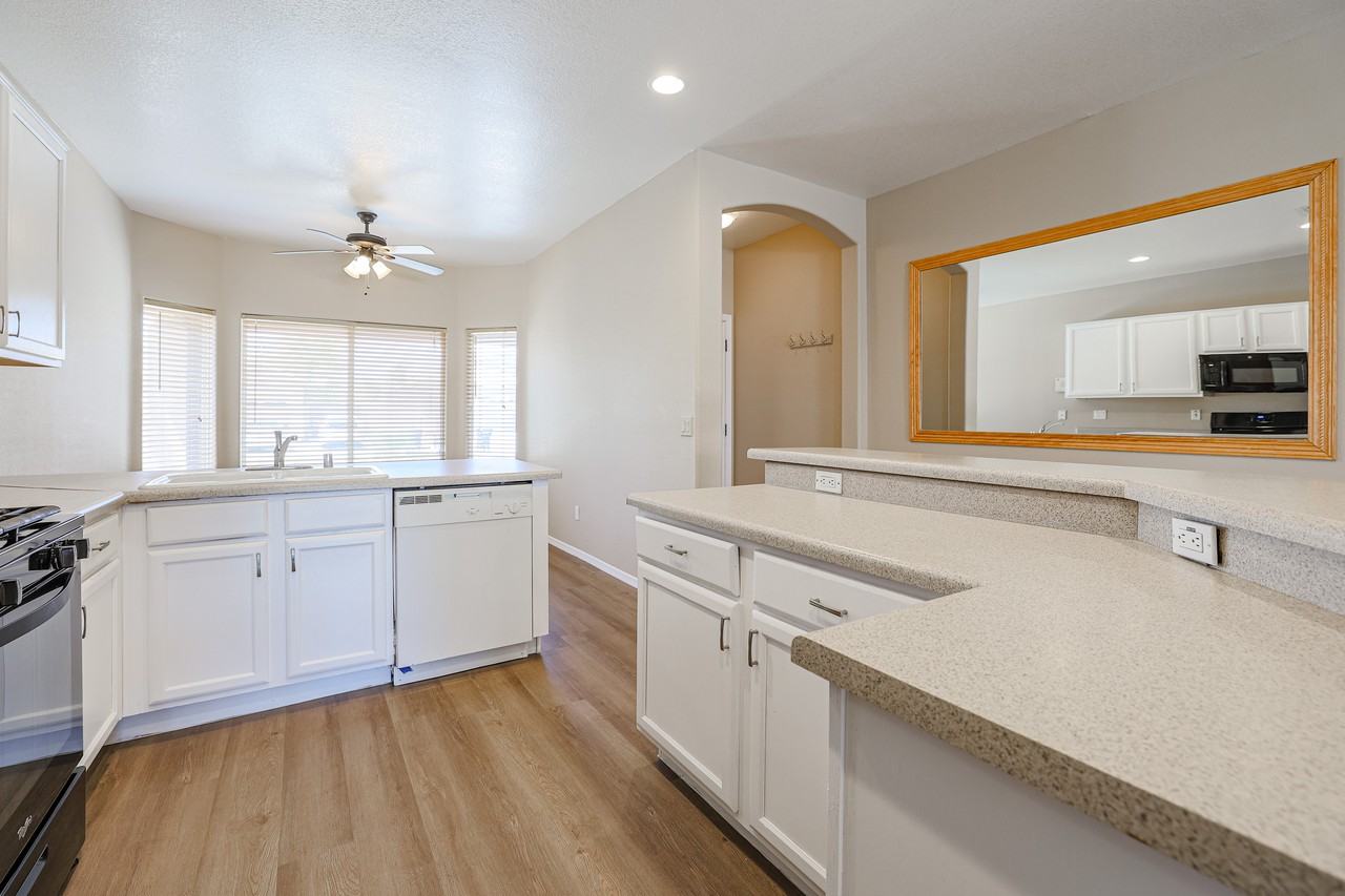 11925 W Jefferson St - Photo 6 of 21