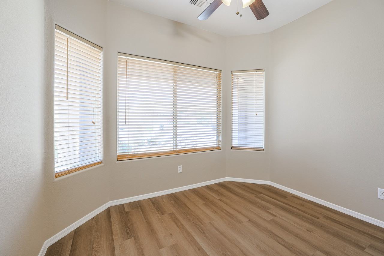 11925 W Jefferson St - Photo 7 of 21