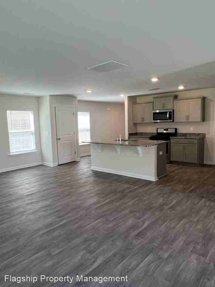 926 Ashwood Way - Photo 2 of 22