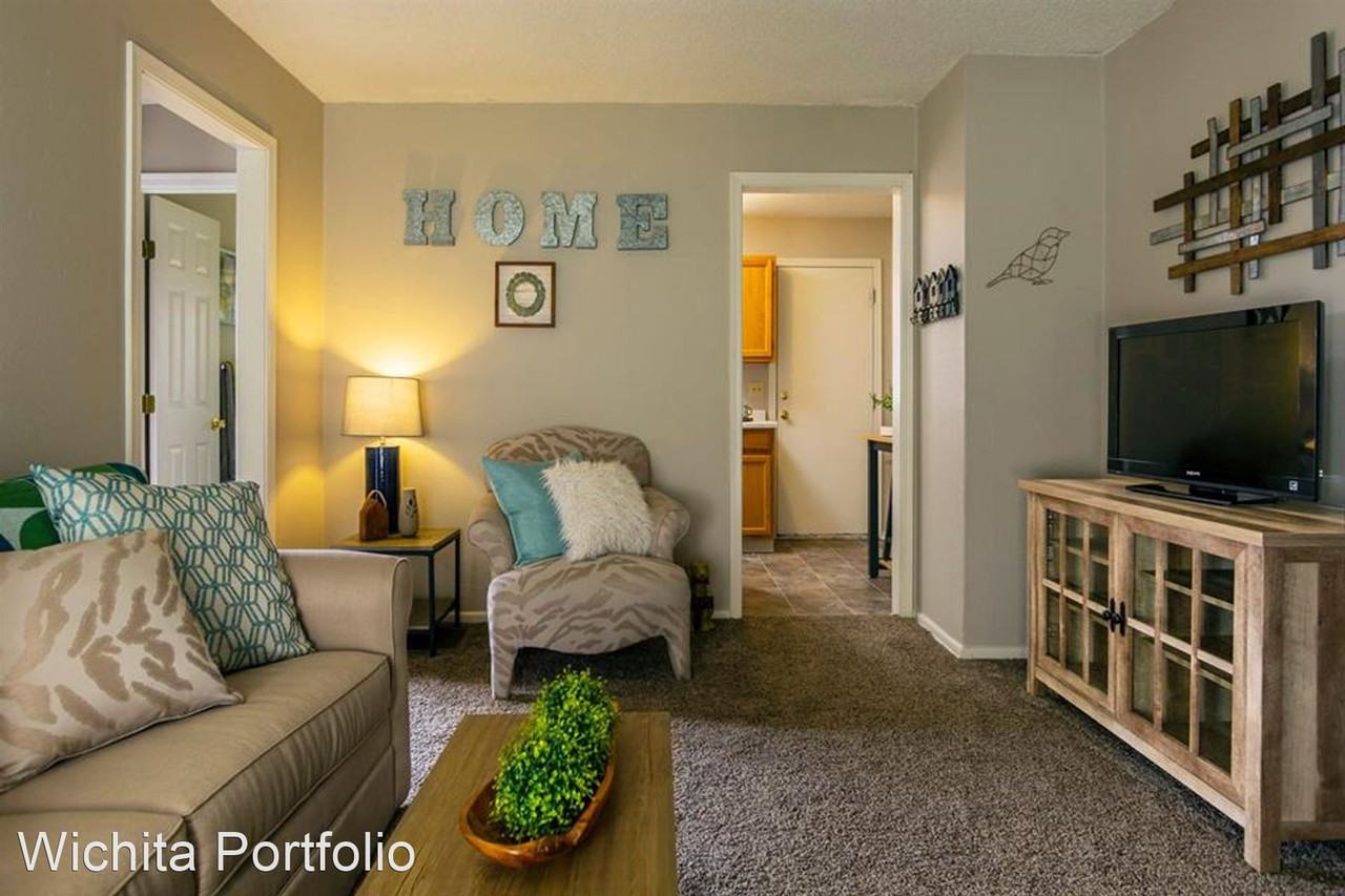 Pinecrest Village 1537 S Battin St. Apartments in Wichita, KS 67218