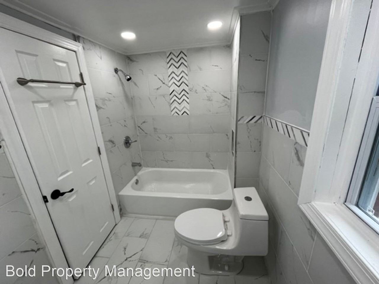 1439 Fairview St - Photo 3 of 13