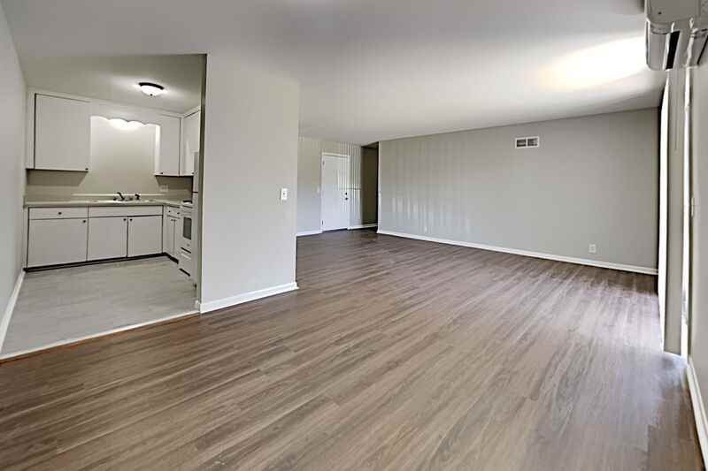 550 E Bledsoe St #B7 - Photo 3 of 14