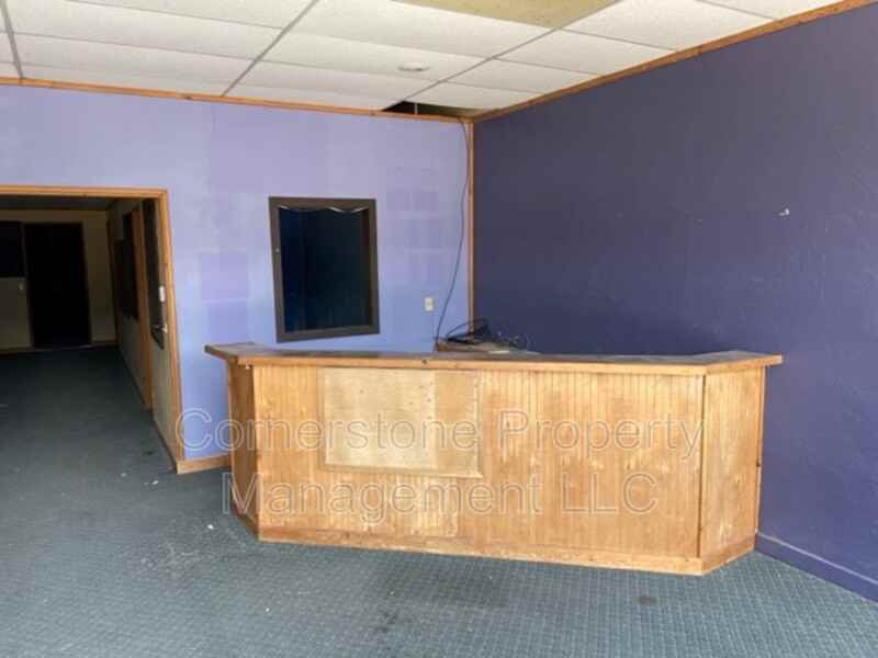 731 Commercial St - Photo 2 of 10