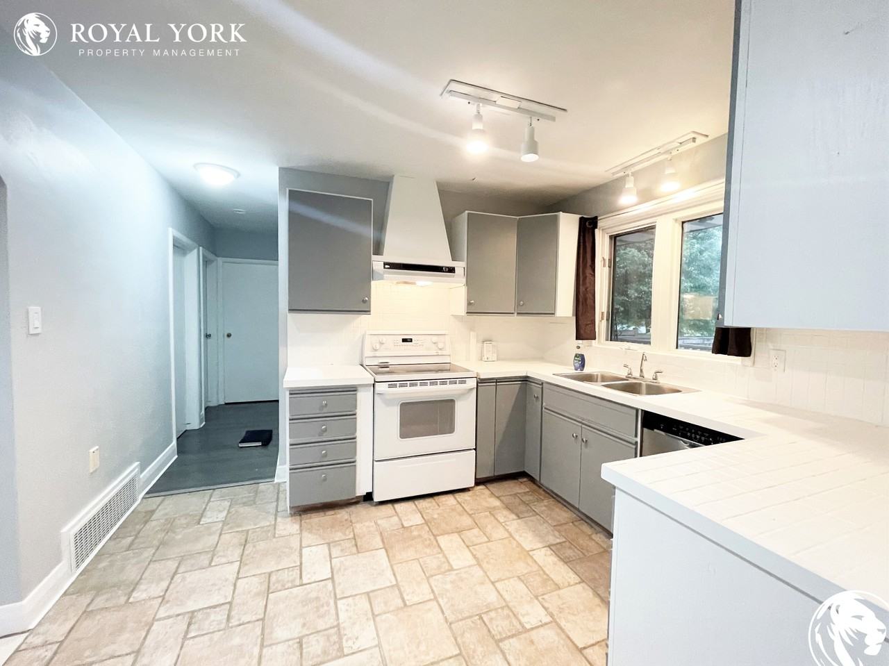 83 Glancaster Rd #1 - Photo 3 of 33