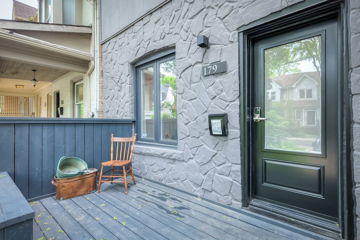 179 Riverdale Ave - Photo 3 of 35