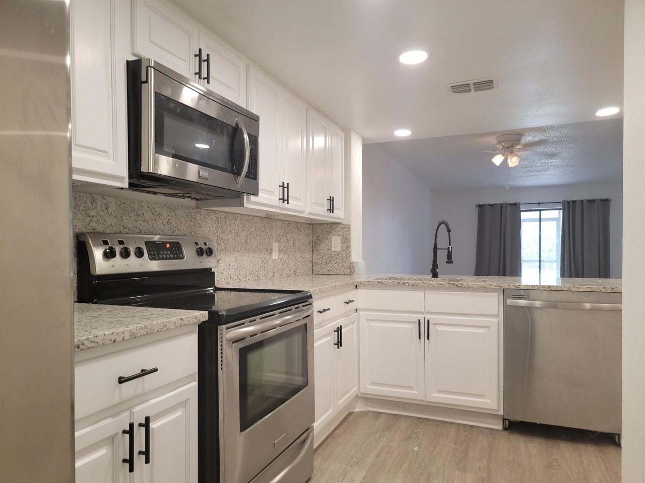 5764 S Texas Ave #511 - Photo 3 of 21