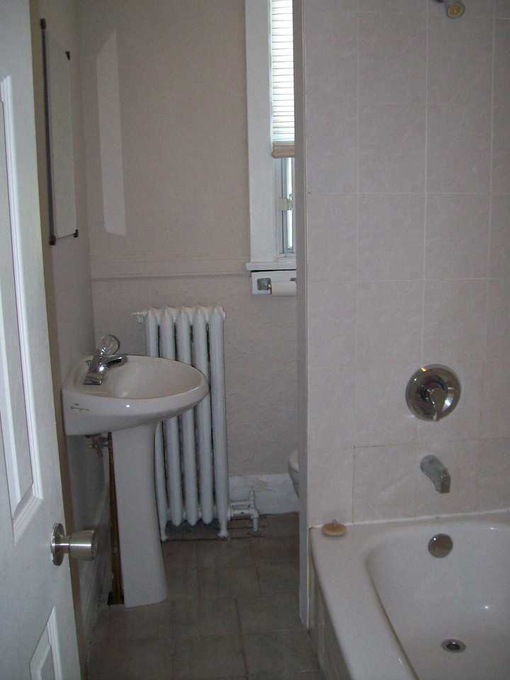 817 Bloor Street West - Photo 4 of 13