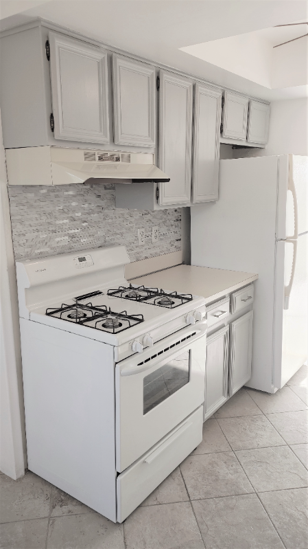 37025 Brynford Dr - Photo 4 of 14