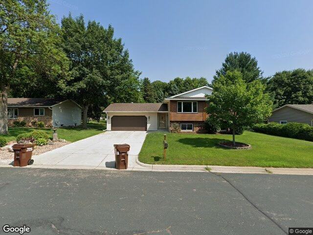 940 Southview Dr - Photo 2 of 10