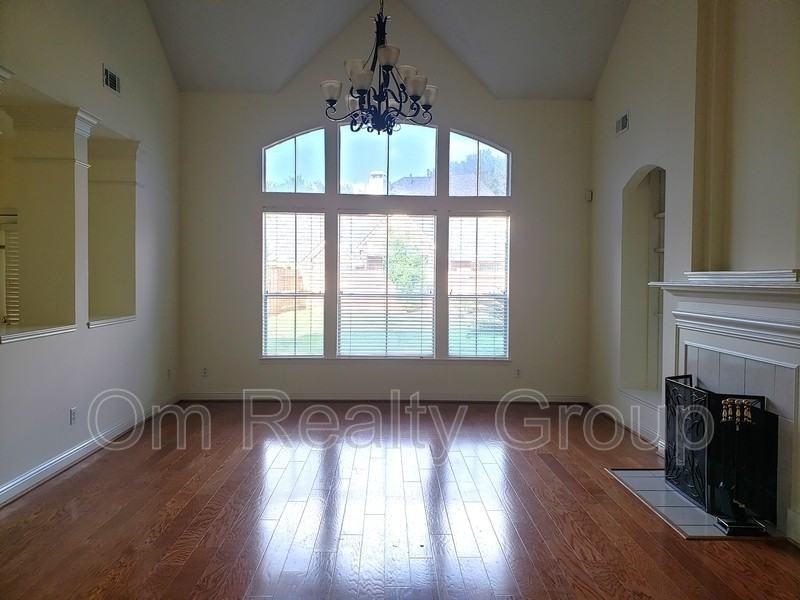 5319 Ashley Way Ct - Photo 7 of 20