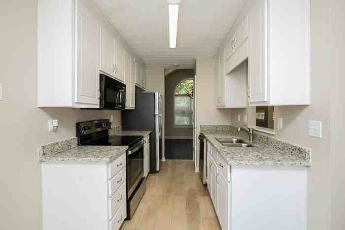814 Evergreen Dr - Photo 3 of 18