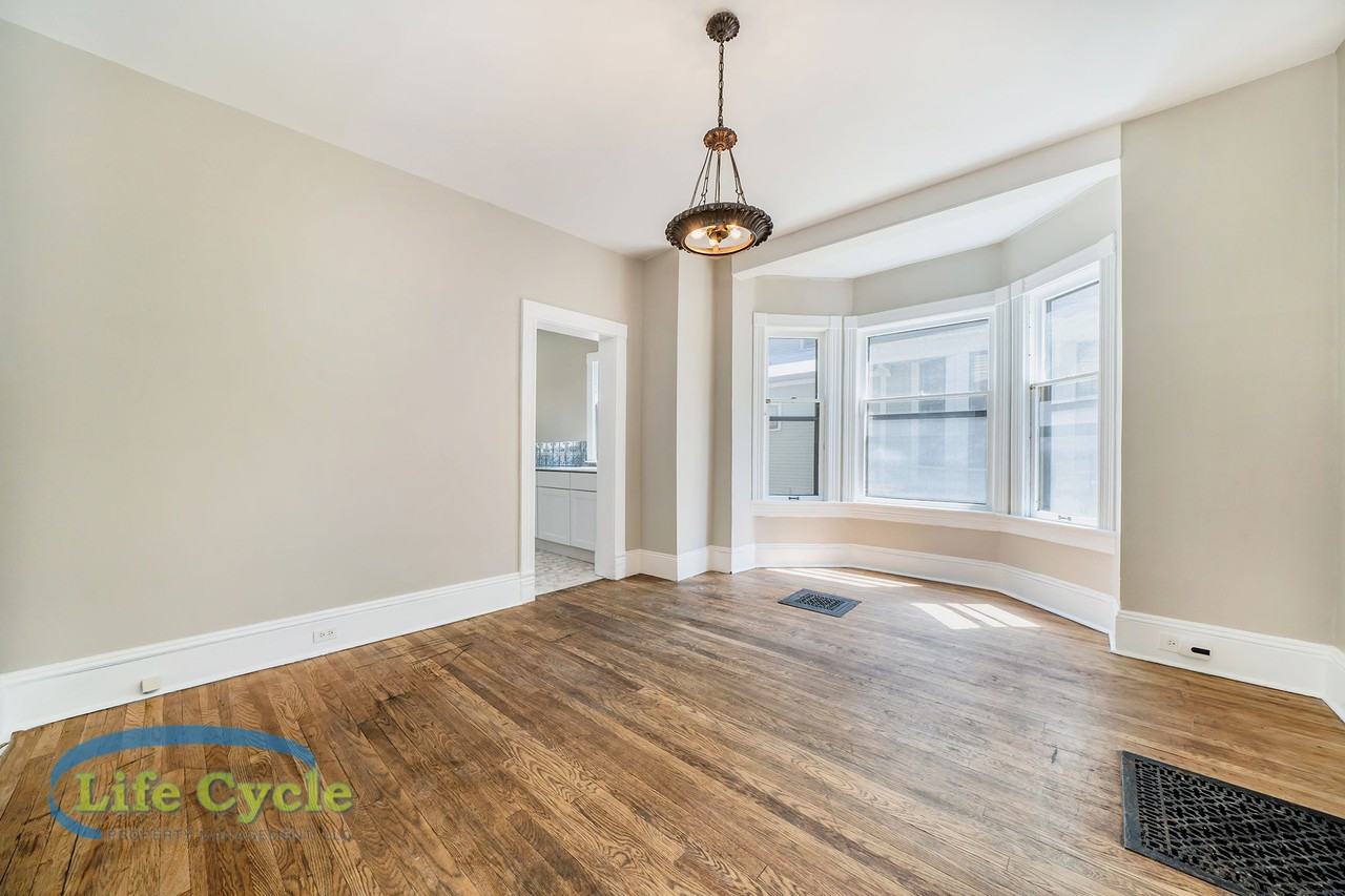 921 Fairmount St Se #1 - Photo 2 of 11