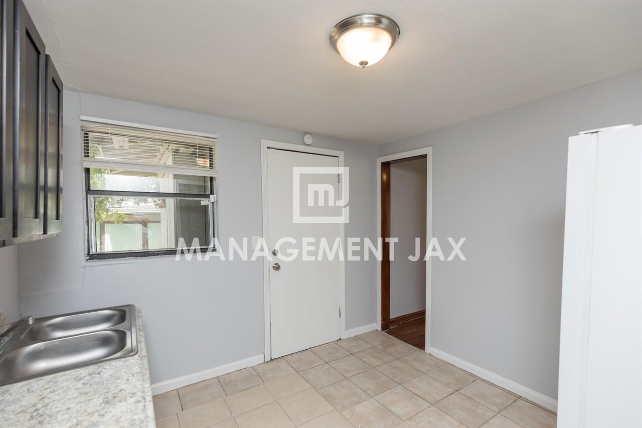 1598 W 33rd St #1 - Photo 2 of 18