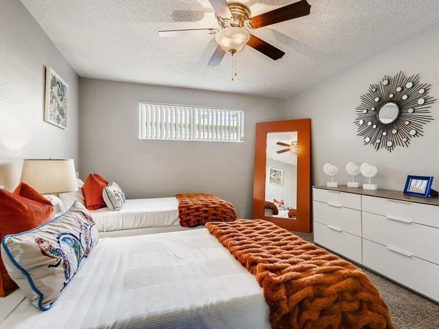 1701 E Don Carlos Ave - Photo 2 of 30