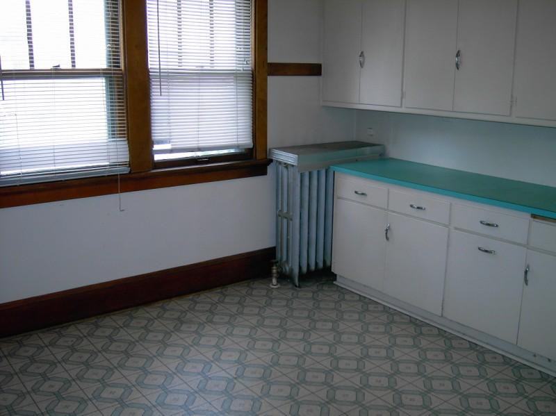 1820 E Hartford Ave - Photo 7 of 9