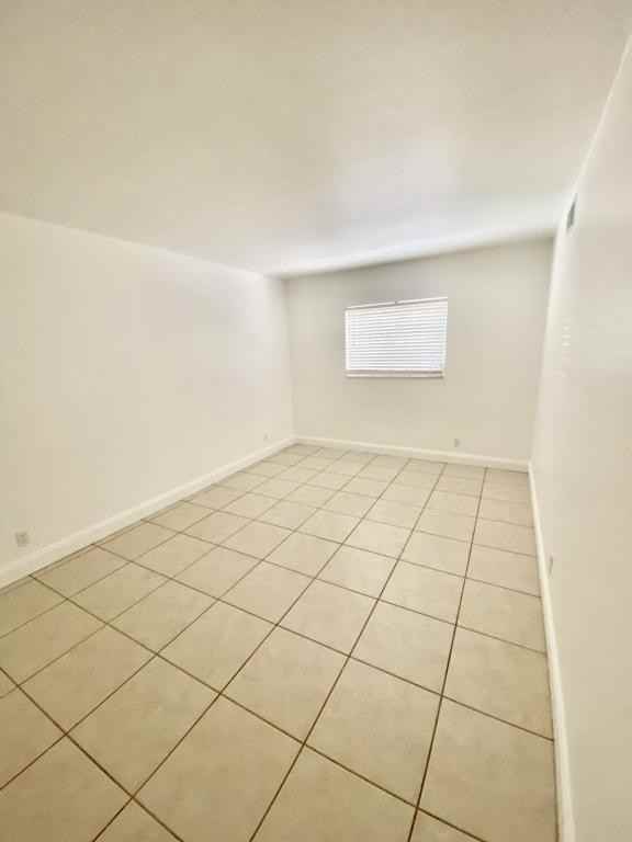 1017 Nw 30th Ct #5 - Photo 5 of 10