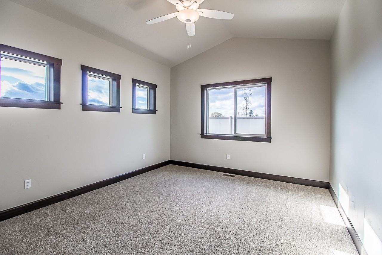 8013 N Hibiscus Ln #1 - Photo 5 of 24