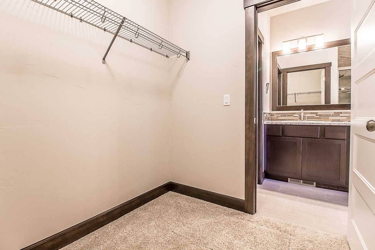 8013 N Hibiscus Ln #1 - Photo 6 of 24