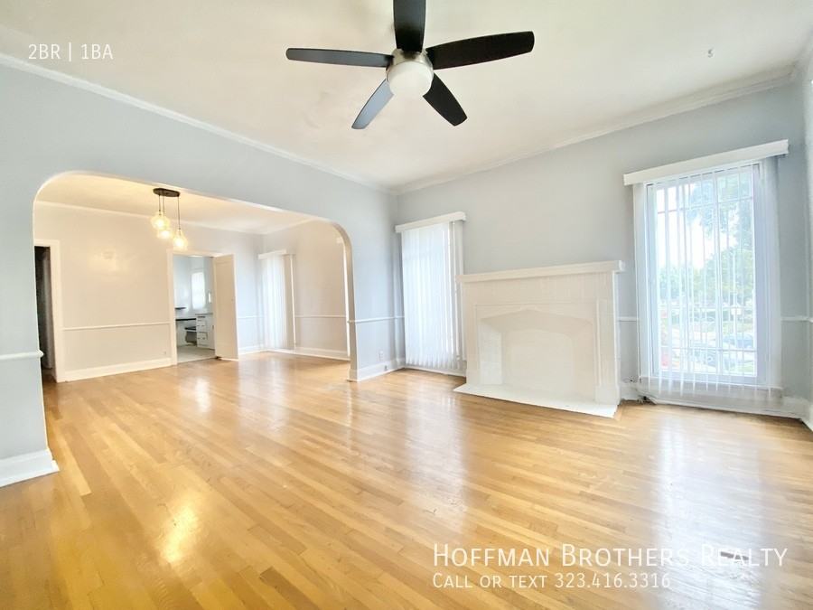 1019 1/2 S Orange Dr - Photo 2 of 11