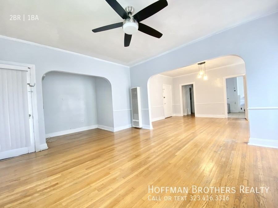 1019 1/2 S Orange Dr - Photo 3 of 11