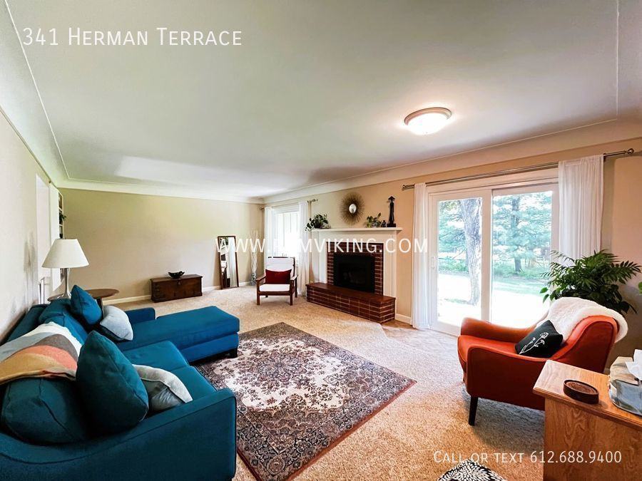 341 Herman Ter - Photo 3 of 29