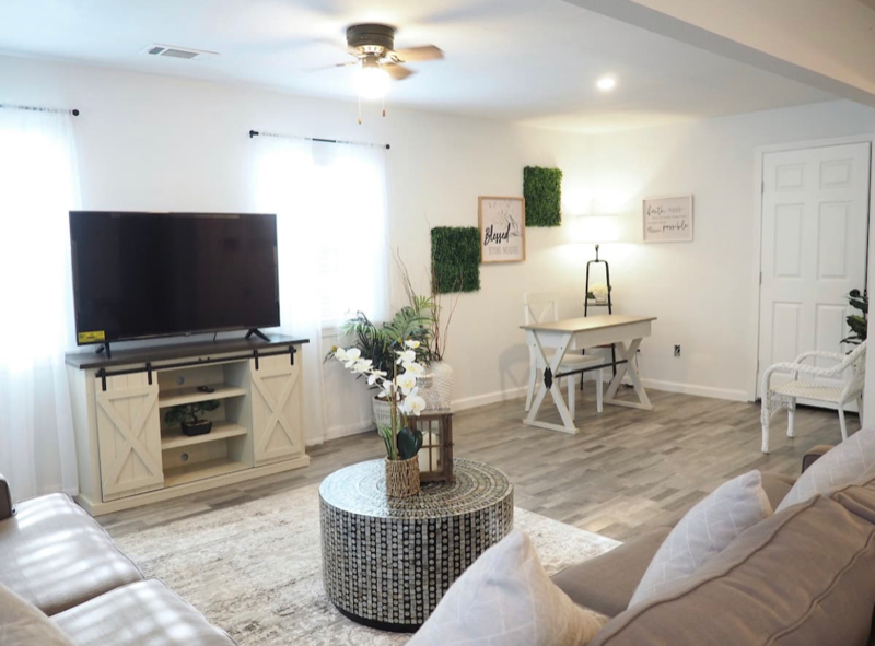 729 Kyle St - Photo 3 of 42