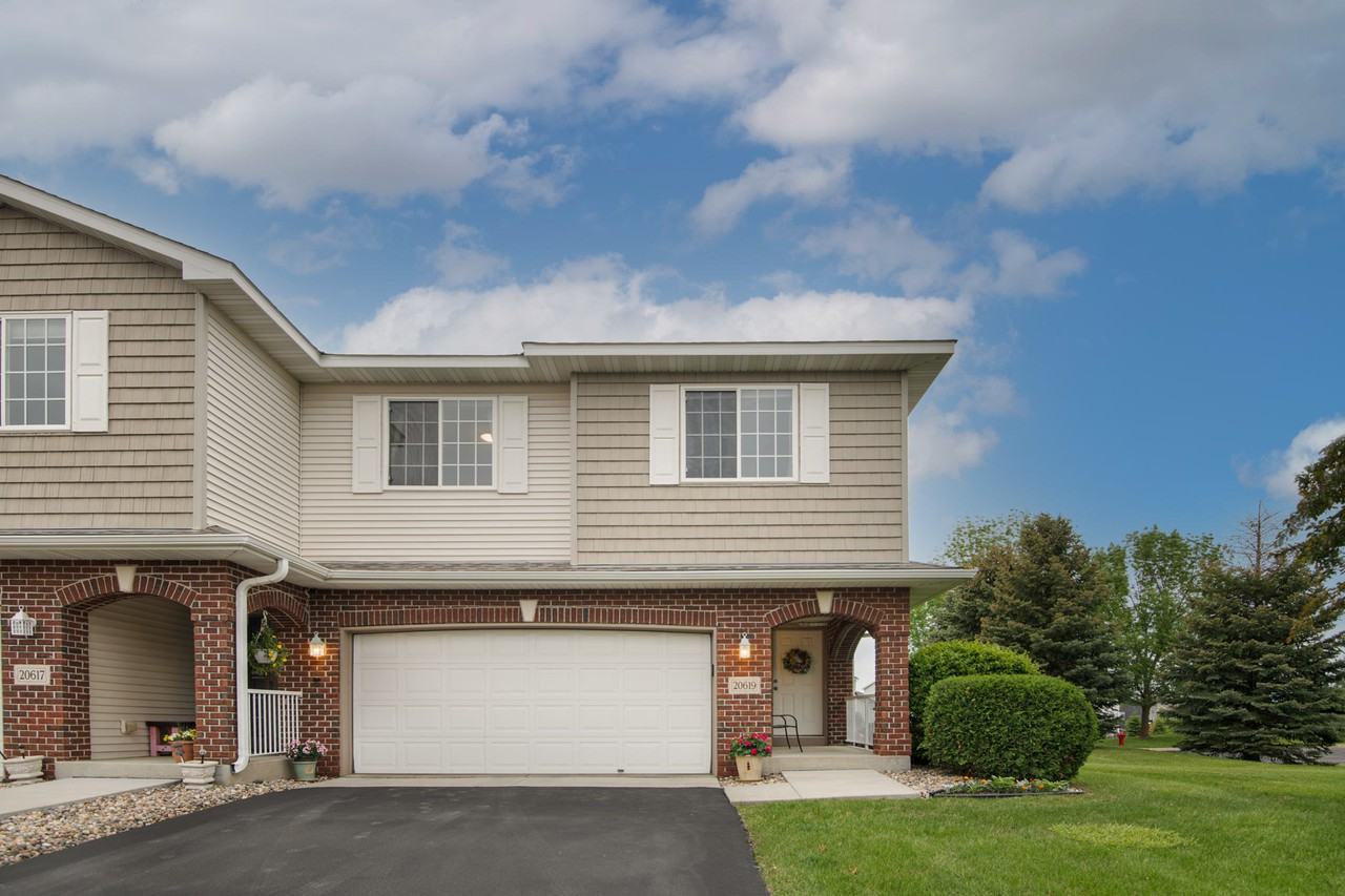 20619 Harrow Ct - Photo 3 of 17