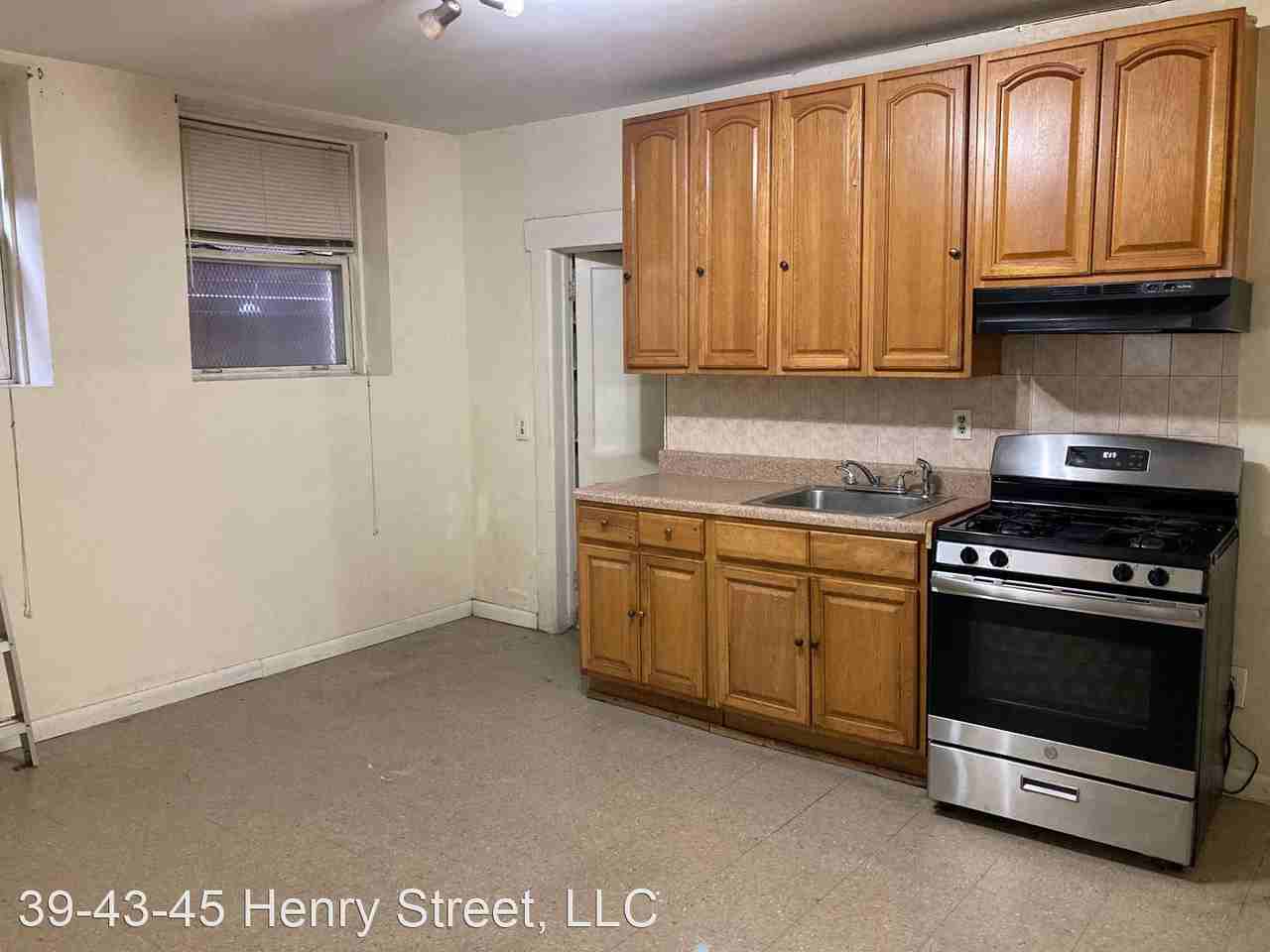 39 Henry Street - Photo 2 of 18