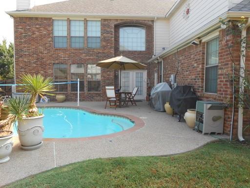 1301 Rosebriar Ln - Photo 2 of 15