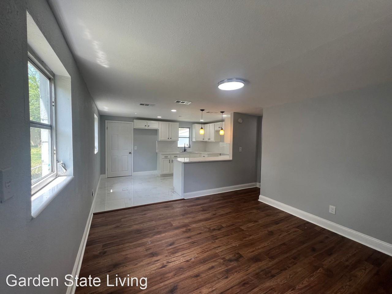 1881 W 4th St - Photo 2 of 8