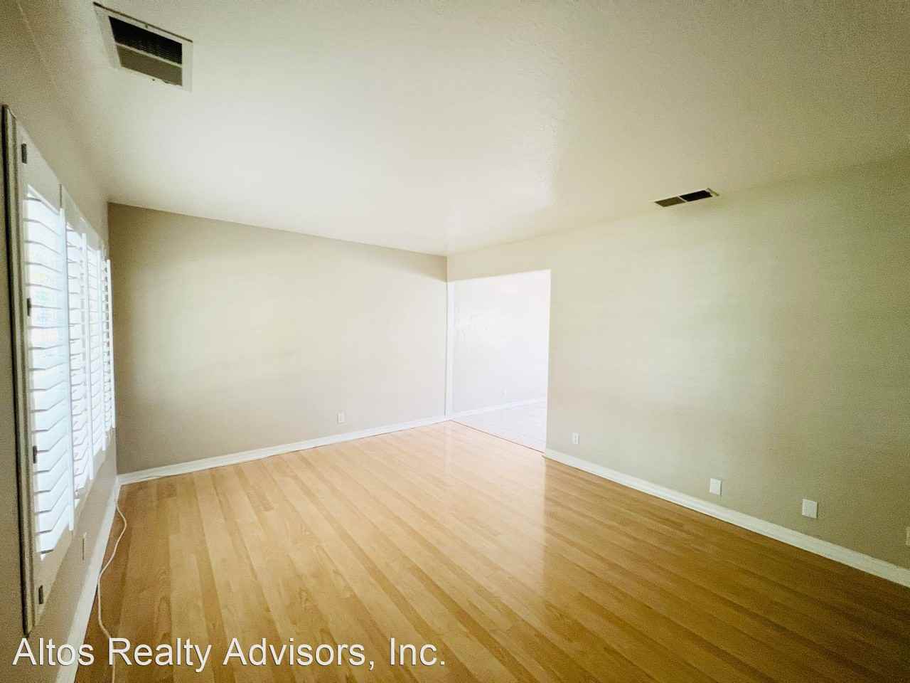 458 Avenida Arboles - Photo 2 of 9