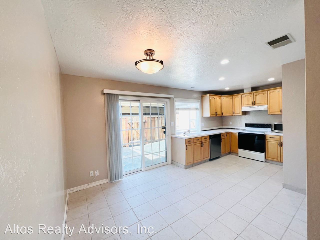 458 Avenida Arboles - Photo 3 of 9