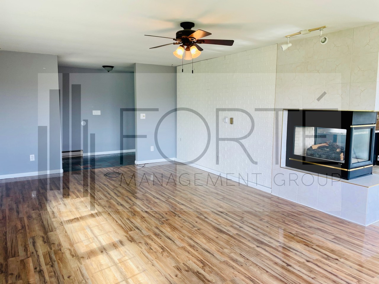 328 Brown Blvd - Photo 2 of 9