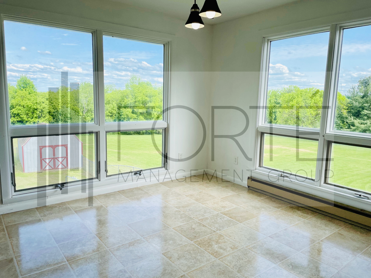 328 Brown Blvd - Photo 3 of 9