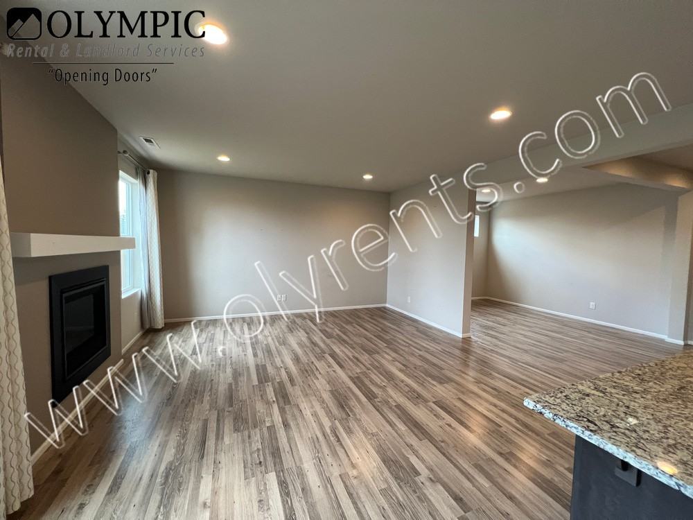 2829 Cassius St Ne - Photo 4 of 13