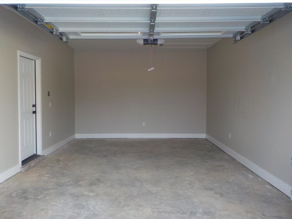 105 St Lawrence Dr - Photo 4 of 11