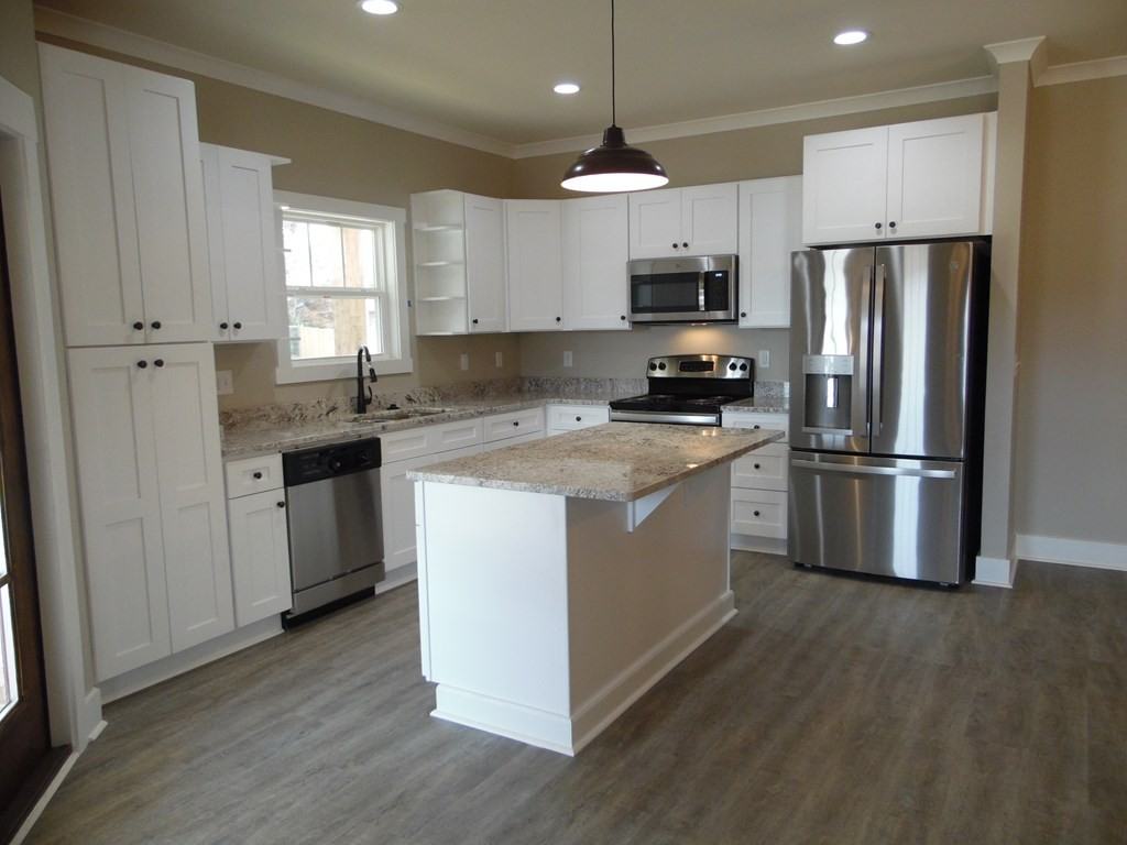 105 St Lawrence Dr - Photo 5 of 11