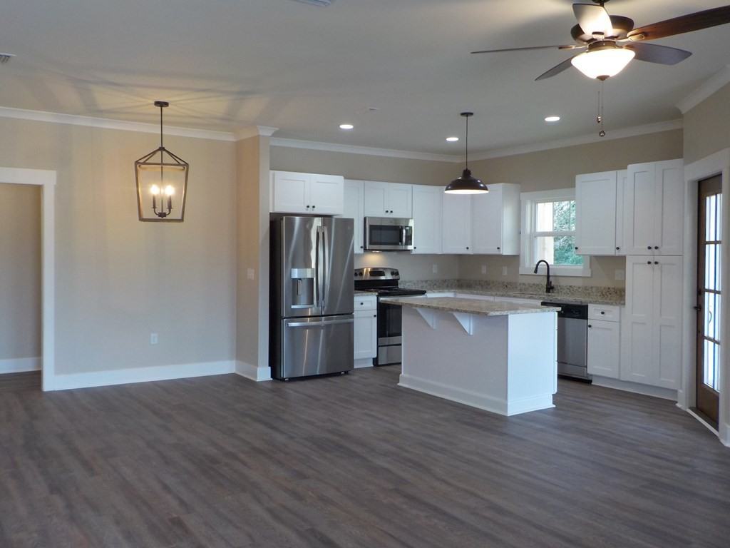 105 St Lawrence Dr - Photo 6 of 11