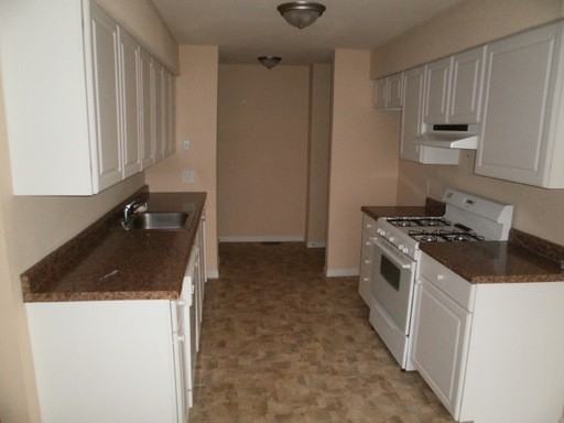 1033 Dayton St - Photo 2 of 5