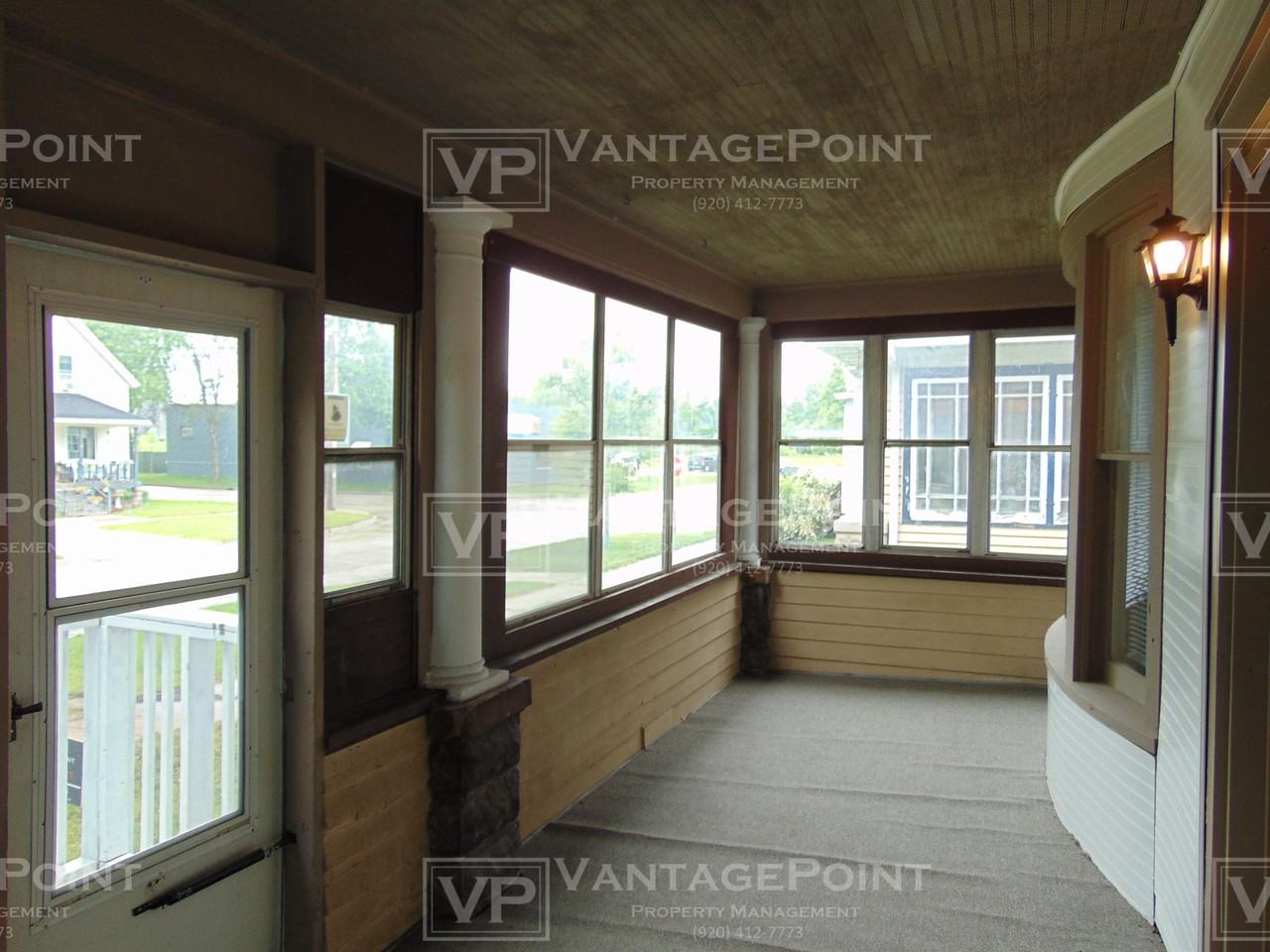 609 S Oakland Ave Frnt - Photo 2 of 8