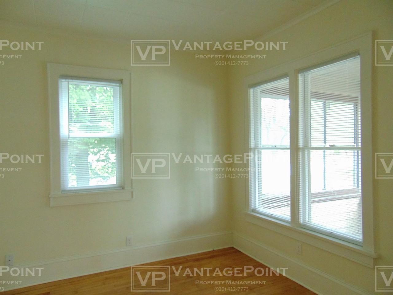 609 S Oakland Ave Frnt - Photo 3 of 8