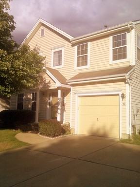 56 Bentwood Dr - Photo 3 of 23