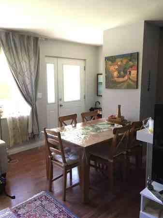 966 Wellington Drive - Photo 4 of 10