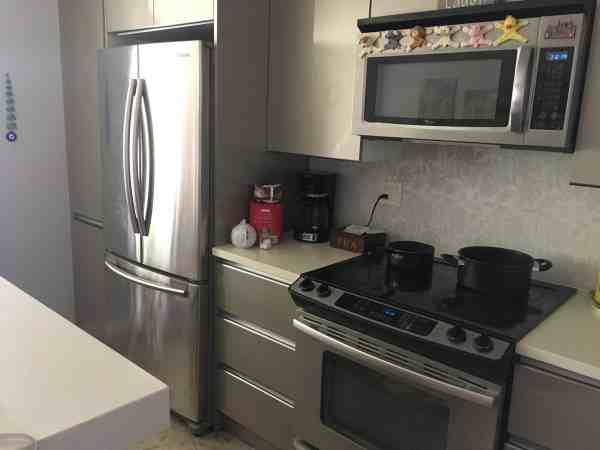 966 Wellington Drive - Photo 2 of 10