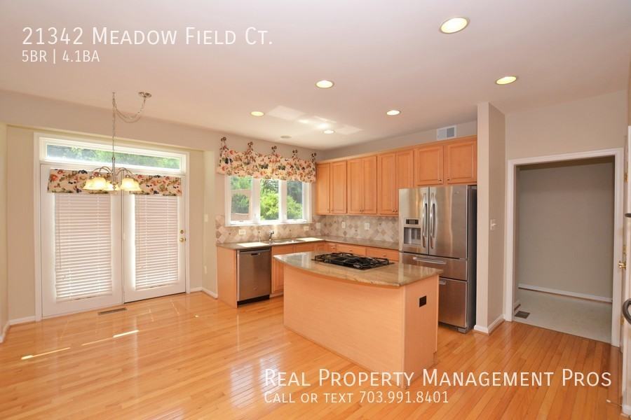 21342 Meadow Field Ct - Photo 2 of 50
